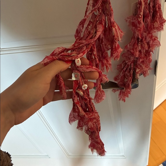 NWT Chan Luu Fringe Skinny Pink Floral Beaded Button Scarf - Picture 6 of 7